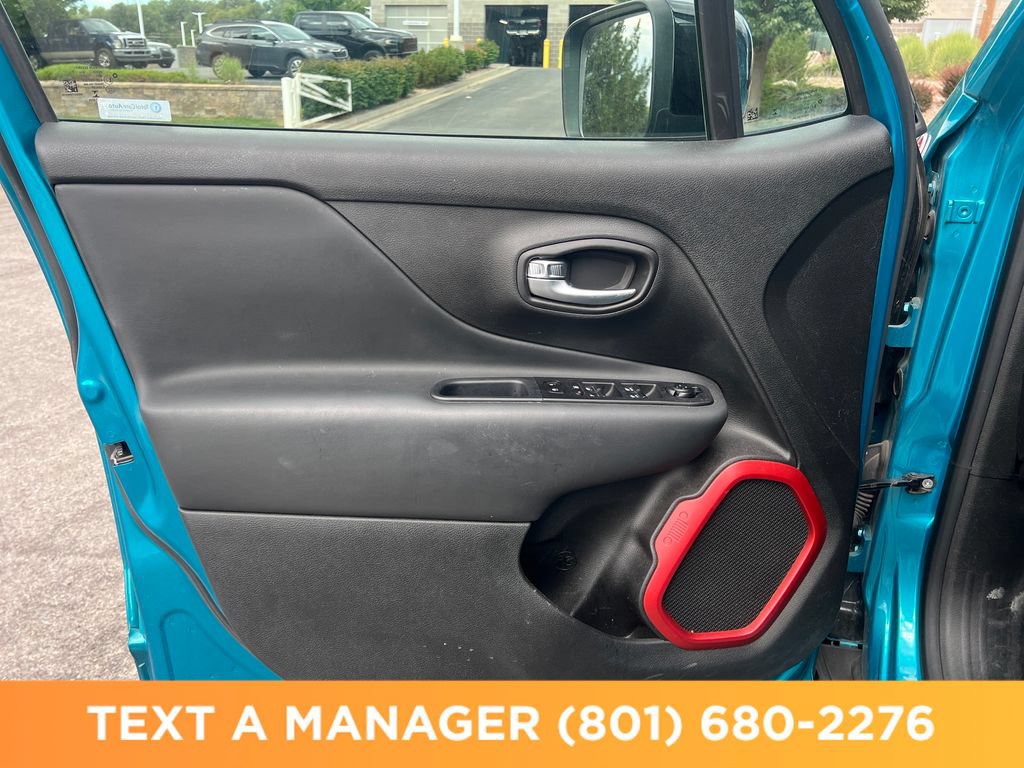 Used 2022 Jeep Renegade Trailhawk AWD/4WD image 14