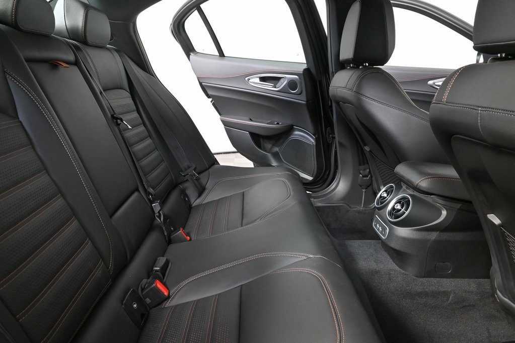 New 2025 Alfa Romeo Giulia w/ Driving Assist Package image 18