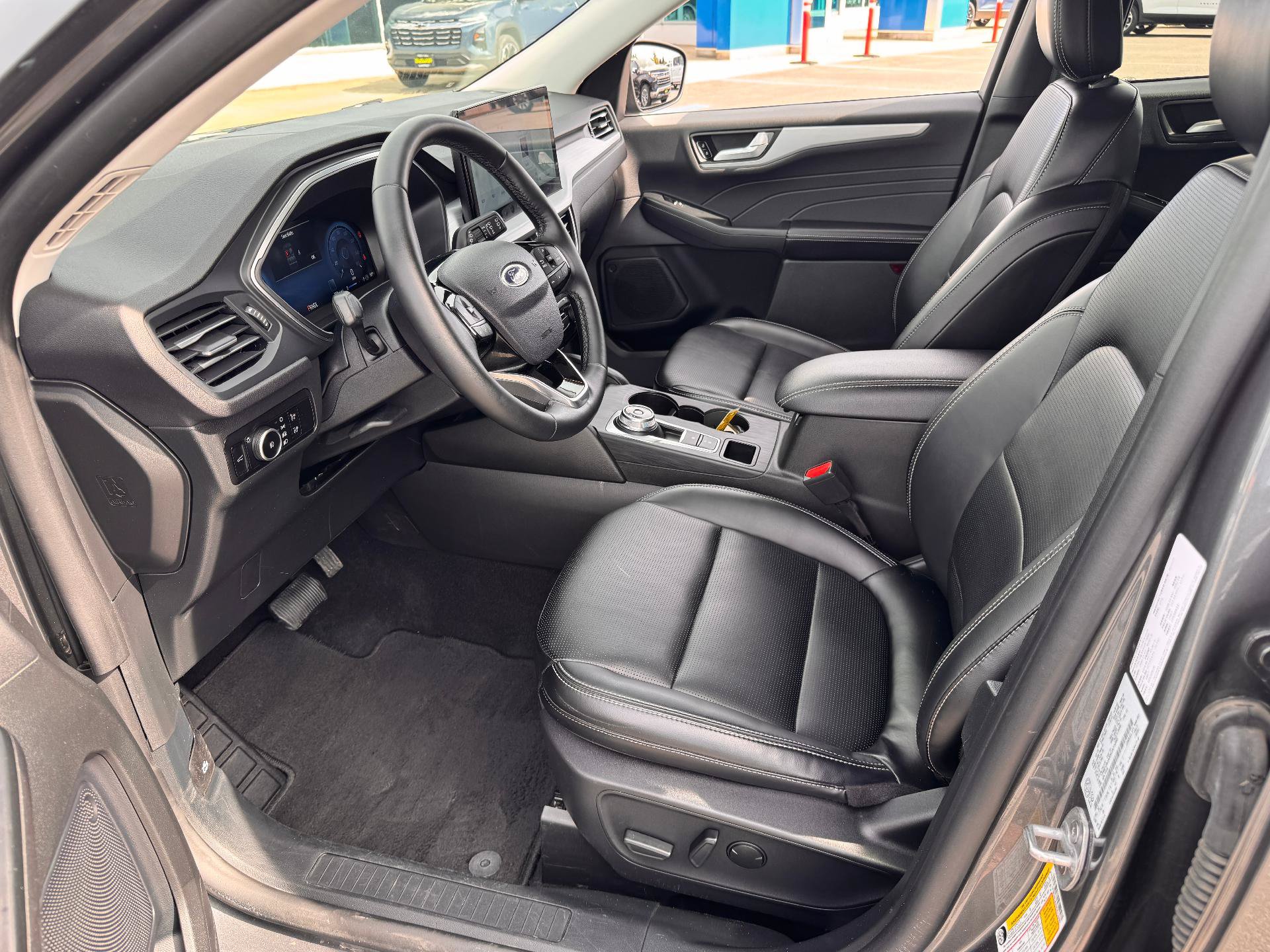Used 2025 Ford Escape Platinum AWD/4WD image 10