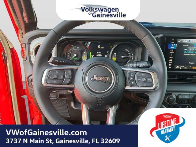 Used 2025 Jeep Wrangler Unlimited Sahara AWD/4WD image 23