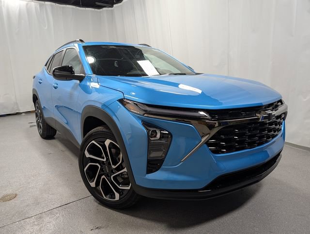 New 2026 Chevrolet Trax RS w/ Driver Confidence Package image 2