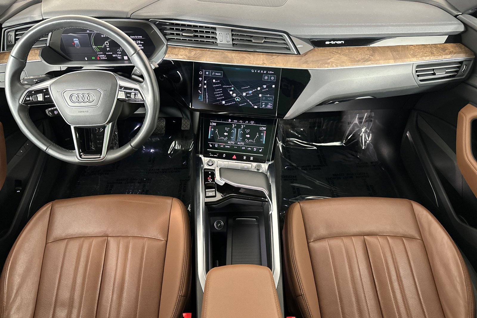 Used 2023 Audi e-tron Premium Plus w/ Premium Plus Package image 12