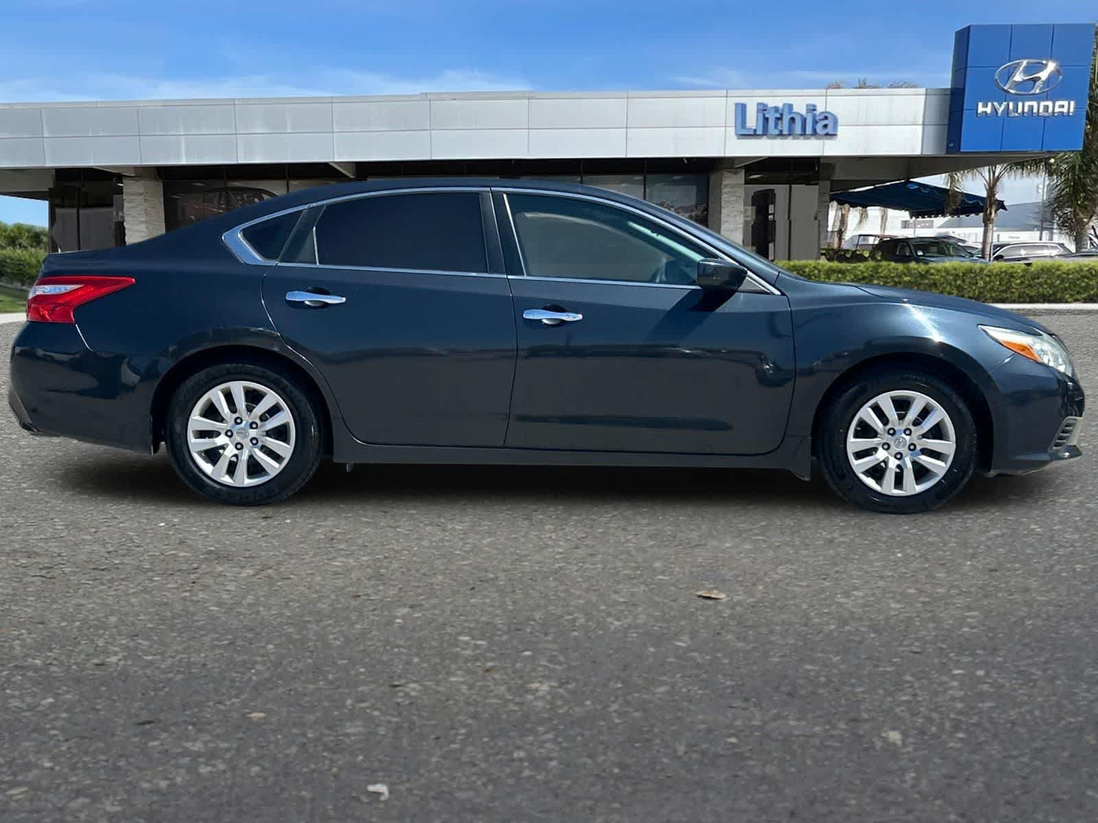 Used 2016 Nissan Altima 2.5 S w/ Power Driver Seat Package FWD image 9