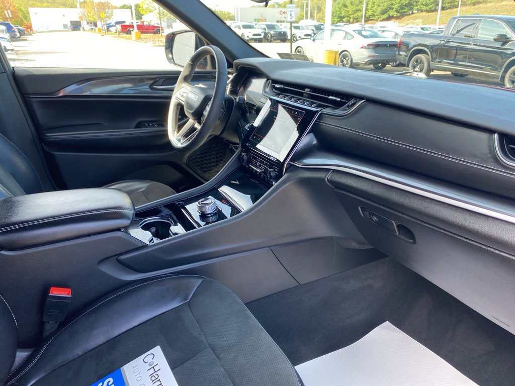 Used 2023 Jeep Grand Cherokee Altitude image 10