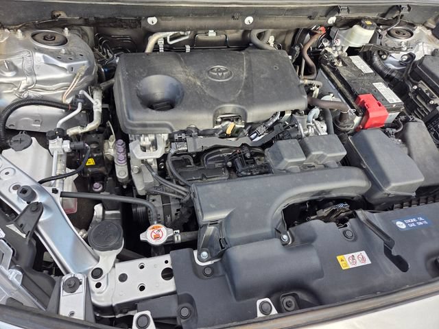 Used 2022 Toyota RAV4 XLE w/ Convenience Package FWD image 18