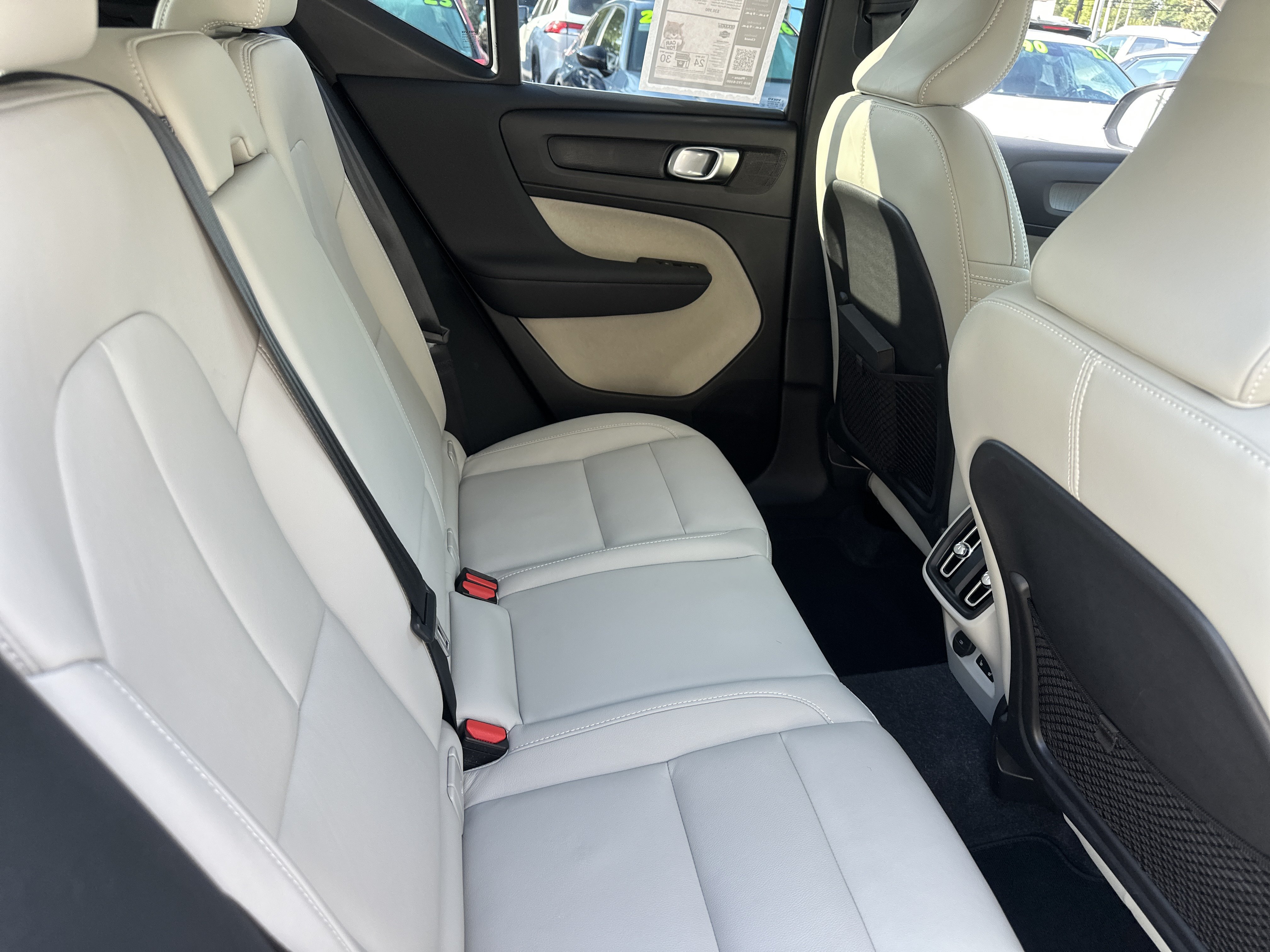 Used 2024 Volvo XC40 B5 Plus w/ Climate Package AWD/4WD image 15