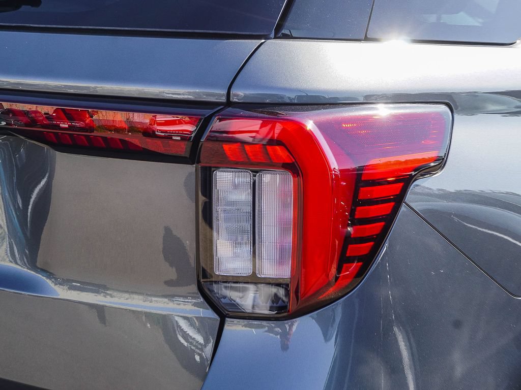 New 2026 Ford Explorer Platinum RWD image 7