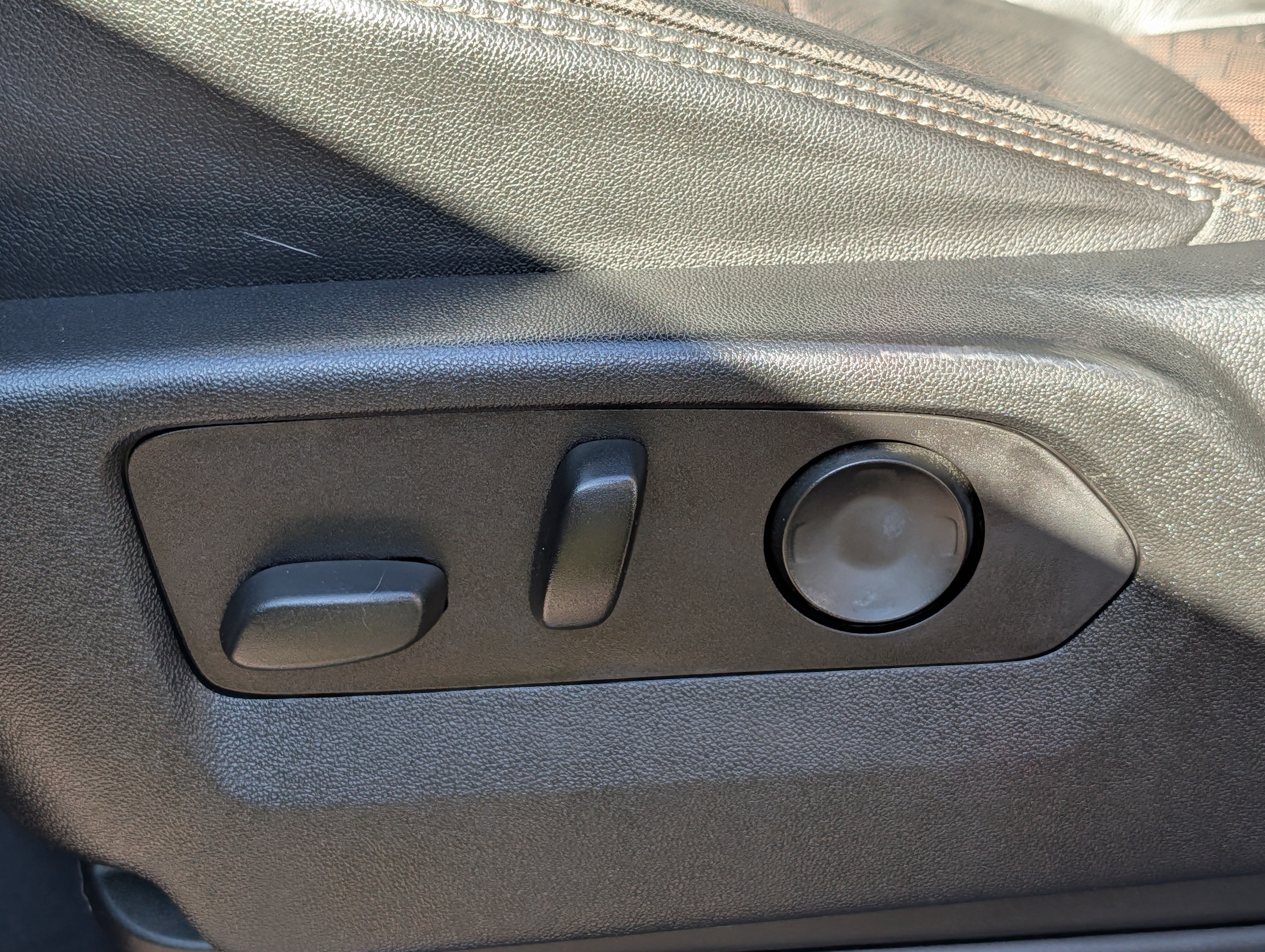 Used 2021 Chevrolet Suburban High Country w/ Premium Package AWD/4WD image 20