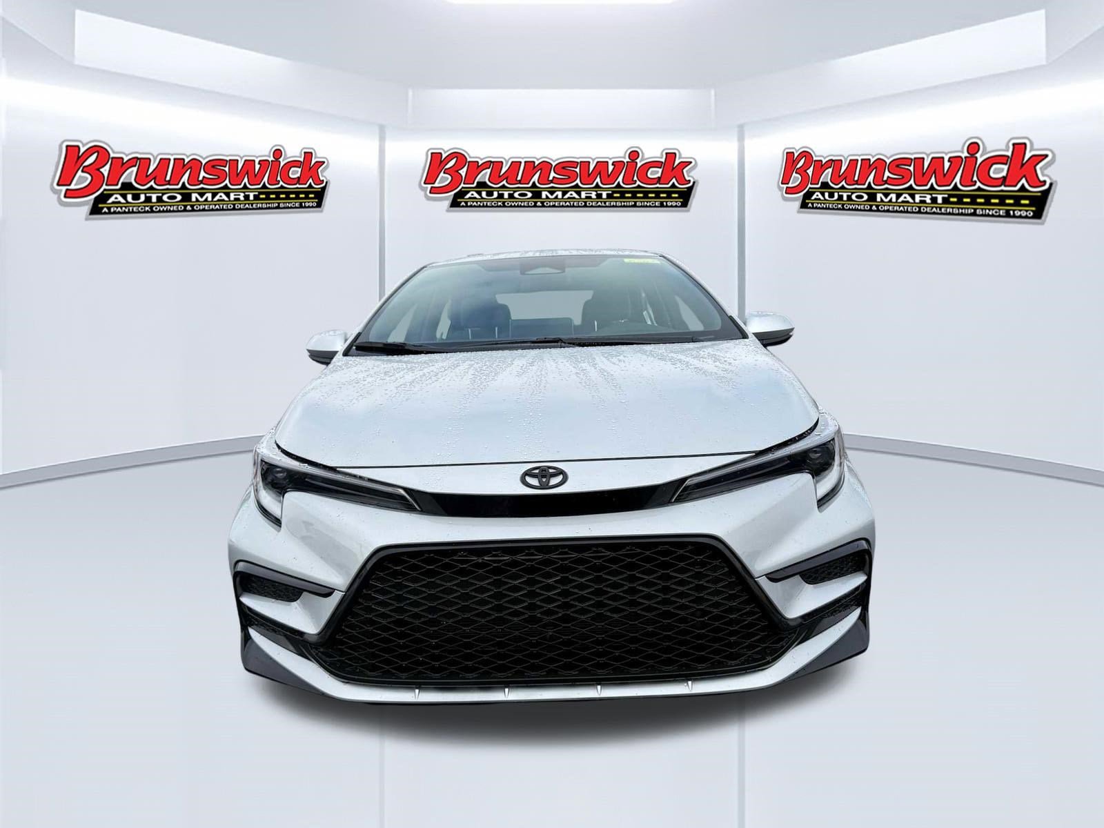 New 2026 Toyota Corolla SE image 2