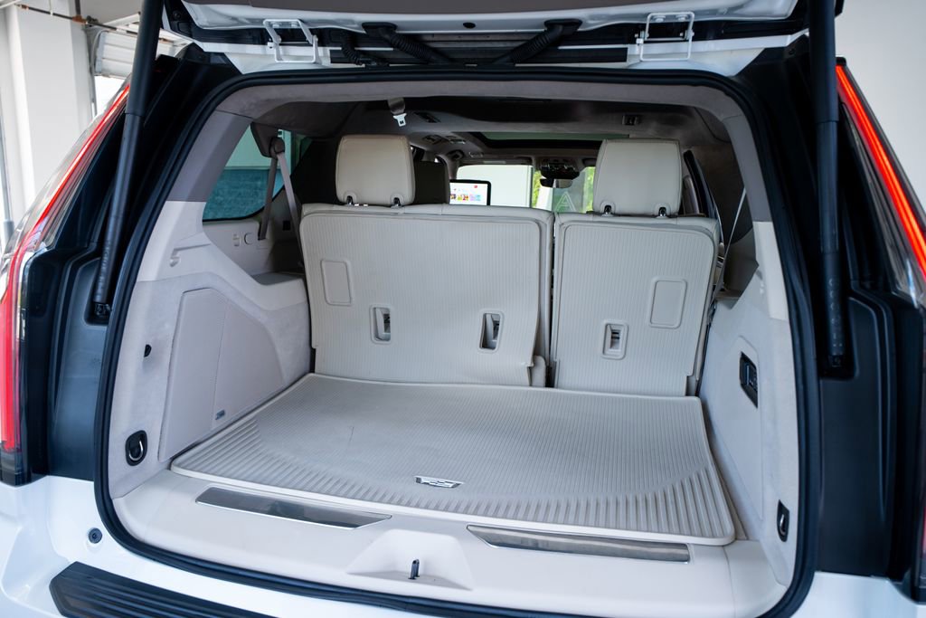 Used 2025 Cadillac Escalade ESV Sport Platinum w/ LPO, ONYX Package RWD image 54