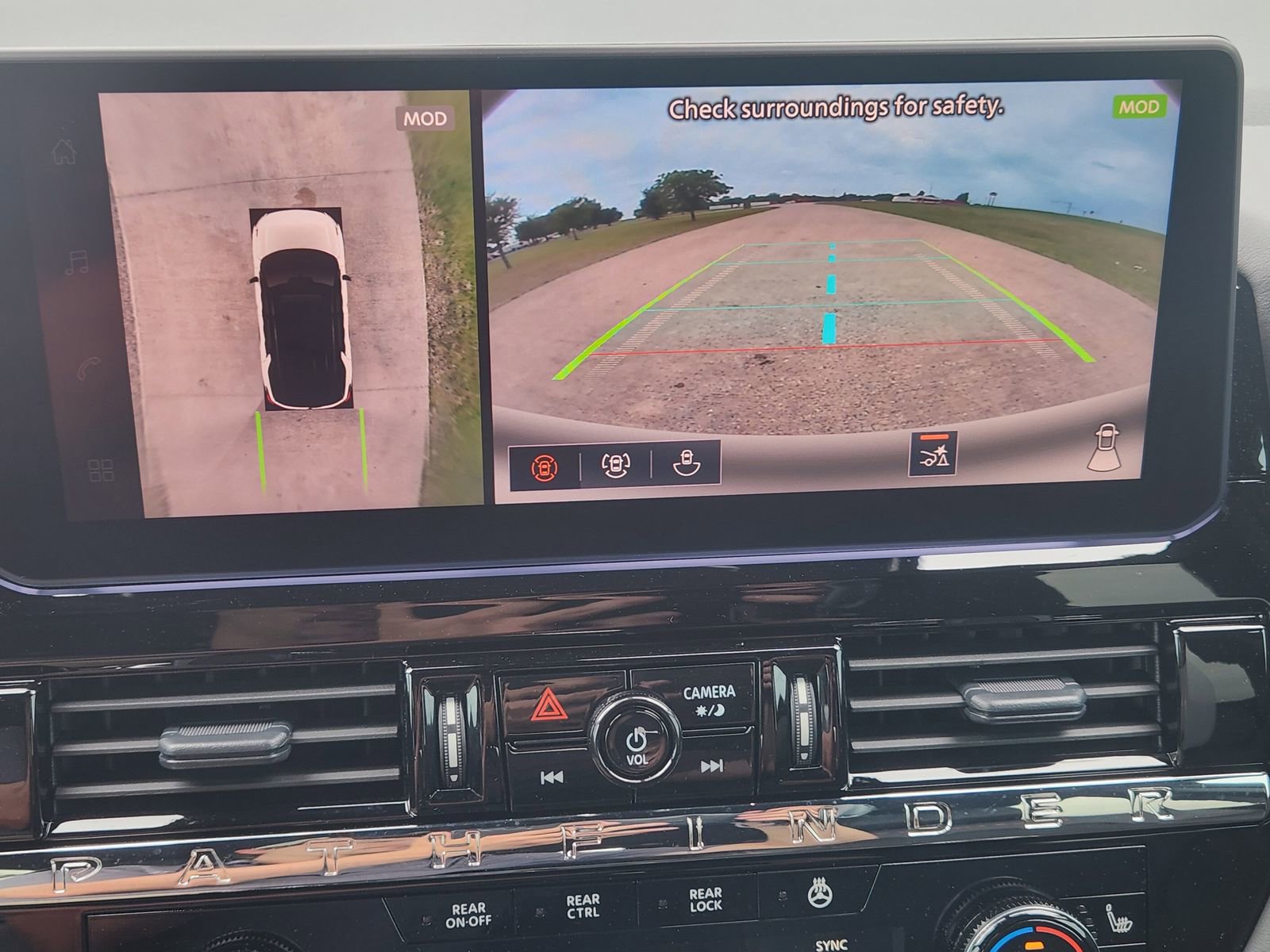 New 2026 Nissan Pathfinder Rock Creek w/ Rock Creek Premium Package AWD/4WD image 18