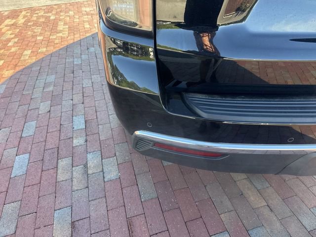 Used 2022 Chevrolet Tahoe LT w/ Luxury Package RWD image 8