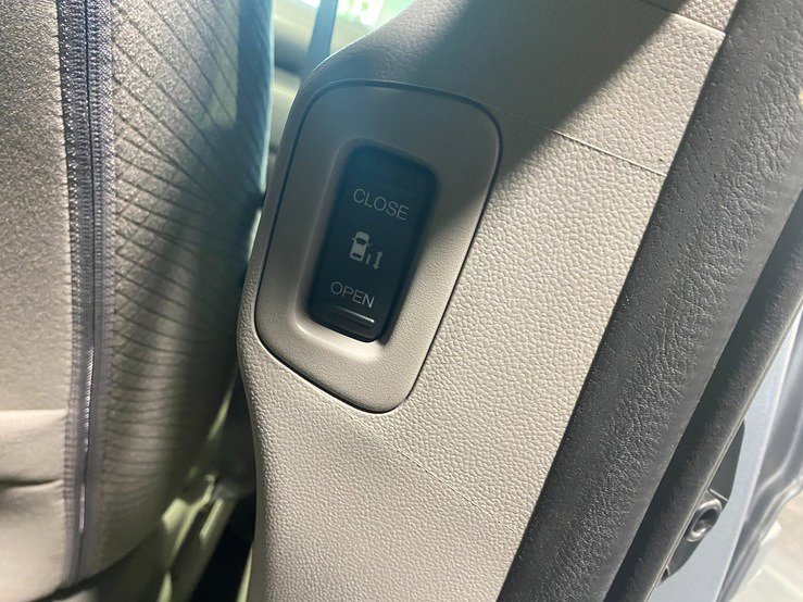 Used 2016 Honda Odyssey SE image 25