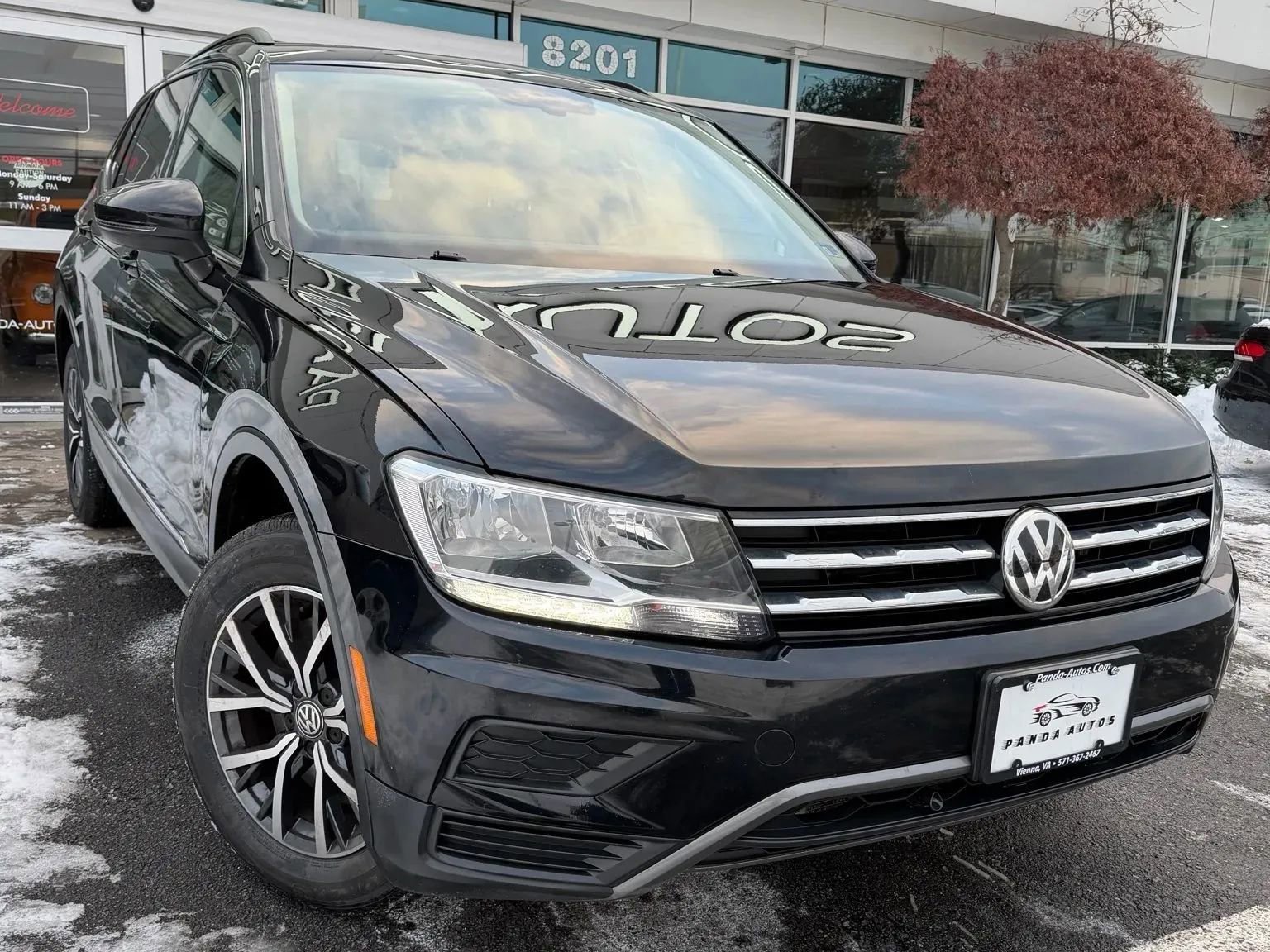 Used 2020 Volkswagen Tiguan S image 1