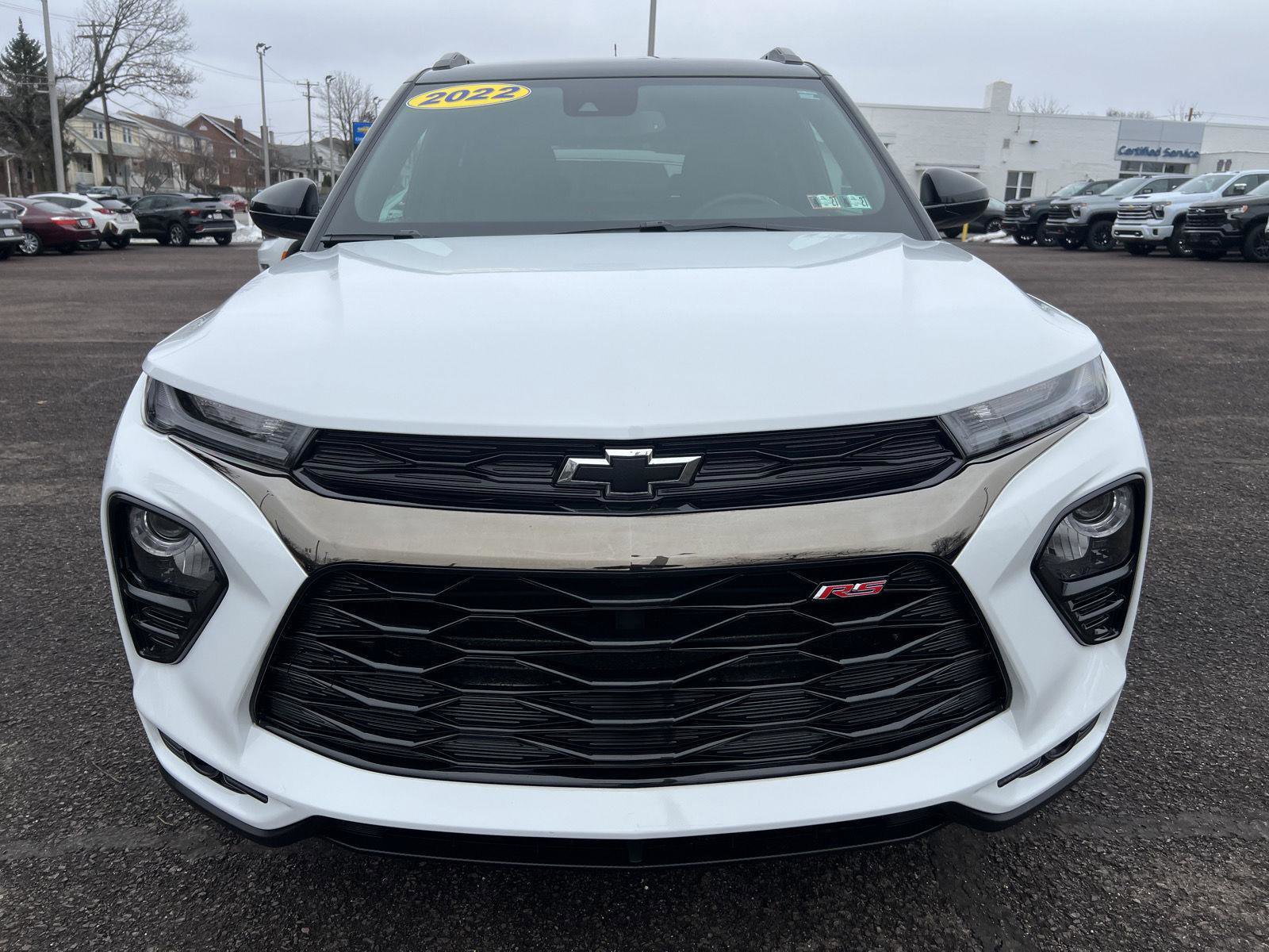 Used 2022 Chevrolet TrailBlazer RS w/ Technology Package FWD image 2