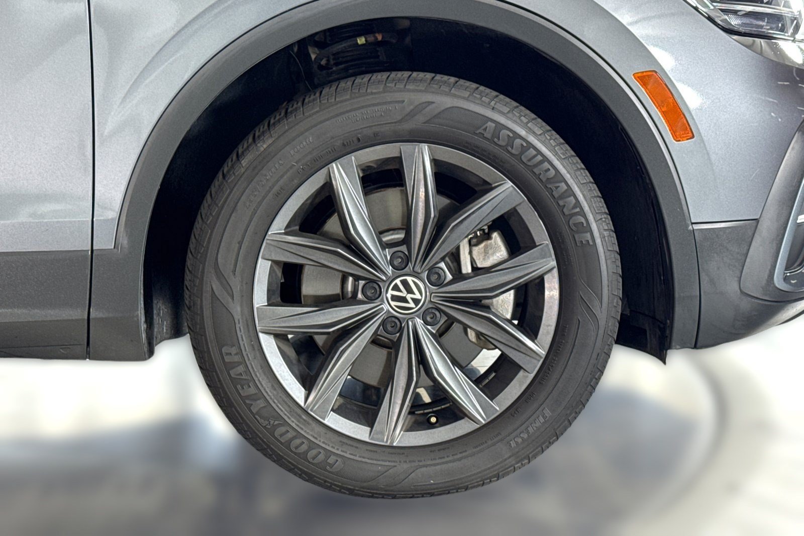 Used 2022 Volkswagen Tiguan SE FWD image 13