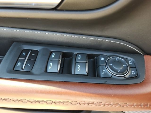 Used 2023 GMC Yukon XL Denali Ultimate image 12