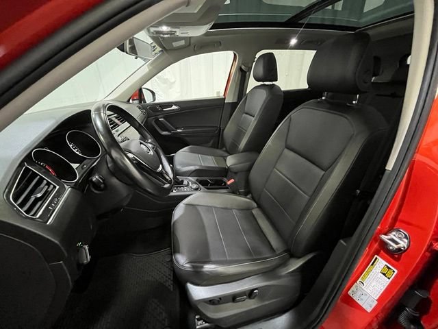 Used 2018 Volkswagen Tiguan SEL AWD/4WD image 10