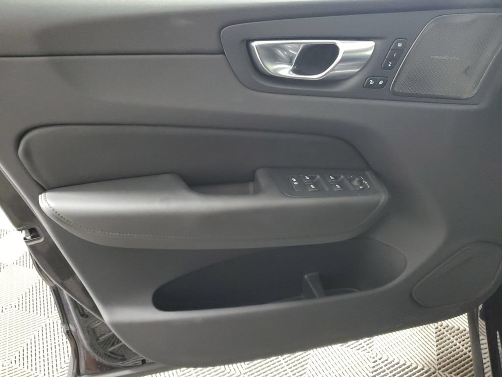Certified 2025 Volvo XC60 T8 Plus w/ Protection Package Premier AWD/4WD image 23