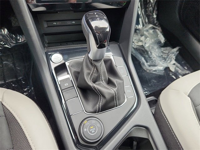 New 2025 Volkswagen Taos SE image 13