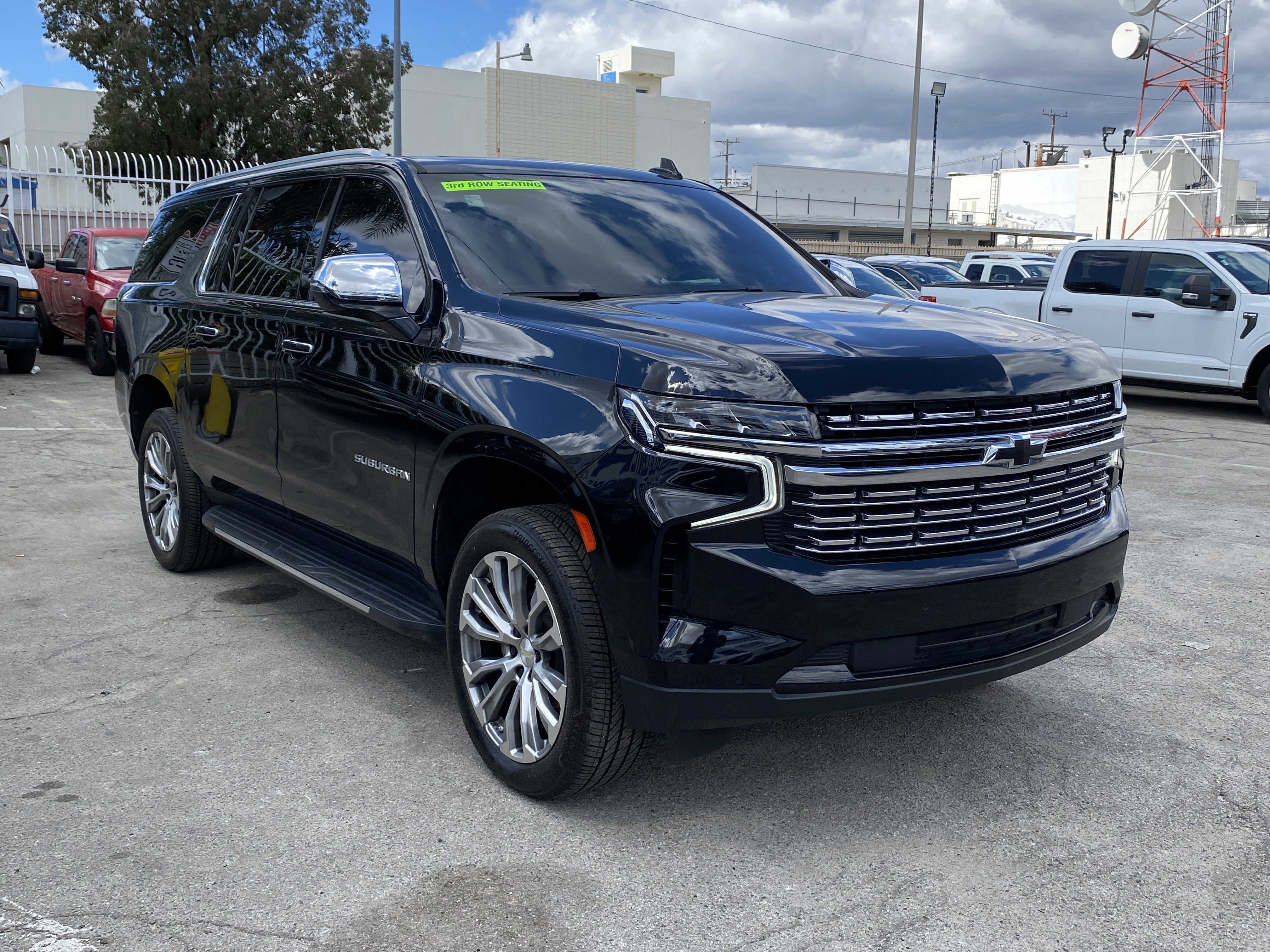 Used 2022 Chevrolet Suburban Premier w/ Max Trailering Package RWD image 6