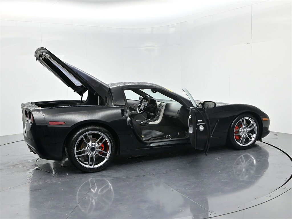 Used 2005 Chevrolet Corvette Coupe w/ Preferred Equipment Group image 47