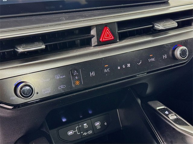 Used 2025 Kia Sorento S image 17