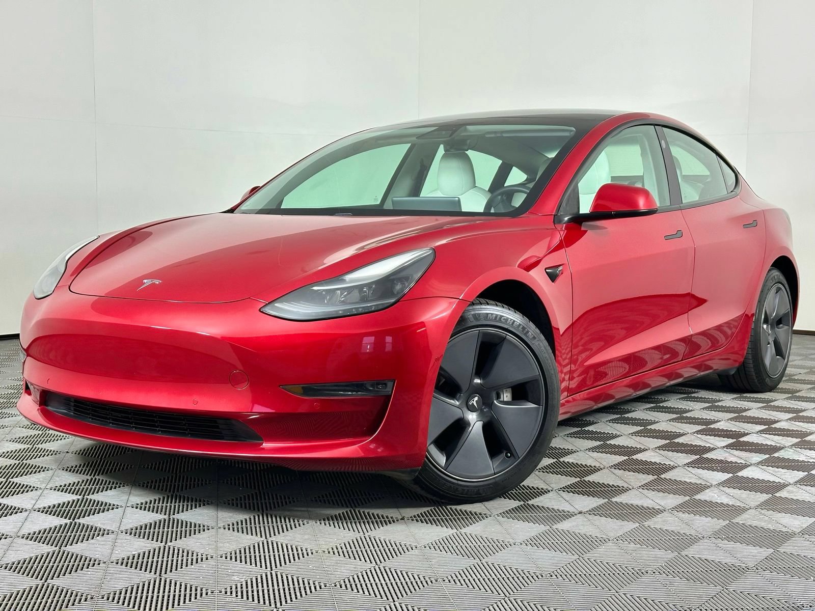 Used 2021 Tesla Model 3 Standard Range Plus RWD image 40
