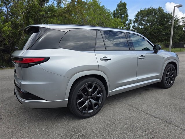 New 2025 Lexus TX 500h AWD image 3