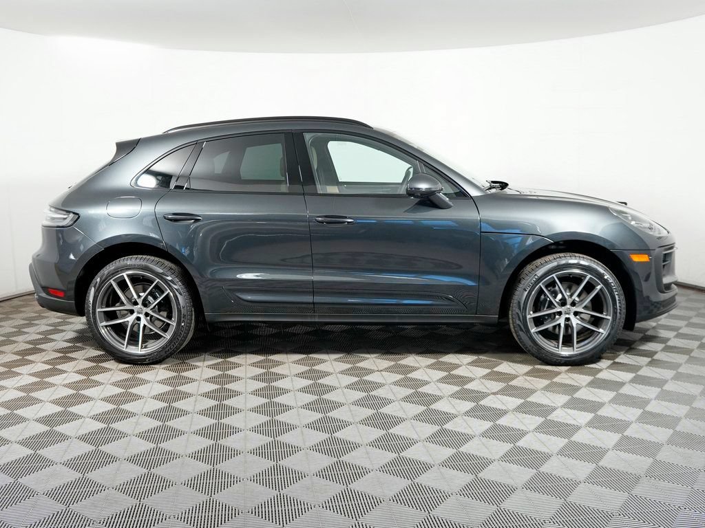Certified 2026 Porsche Macan AWD/4WD image 8