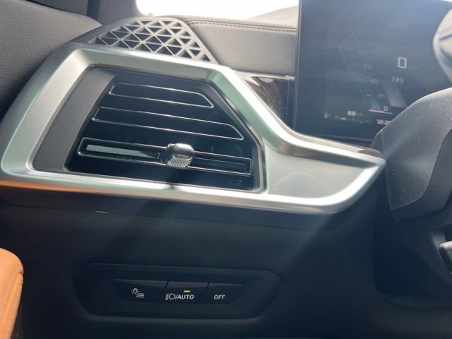 Used 2024 BMW X5 M60i AWD/4WD image 29