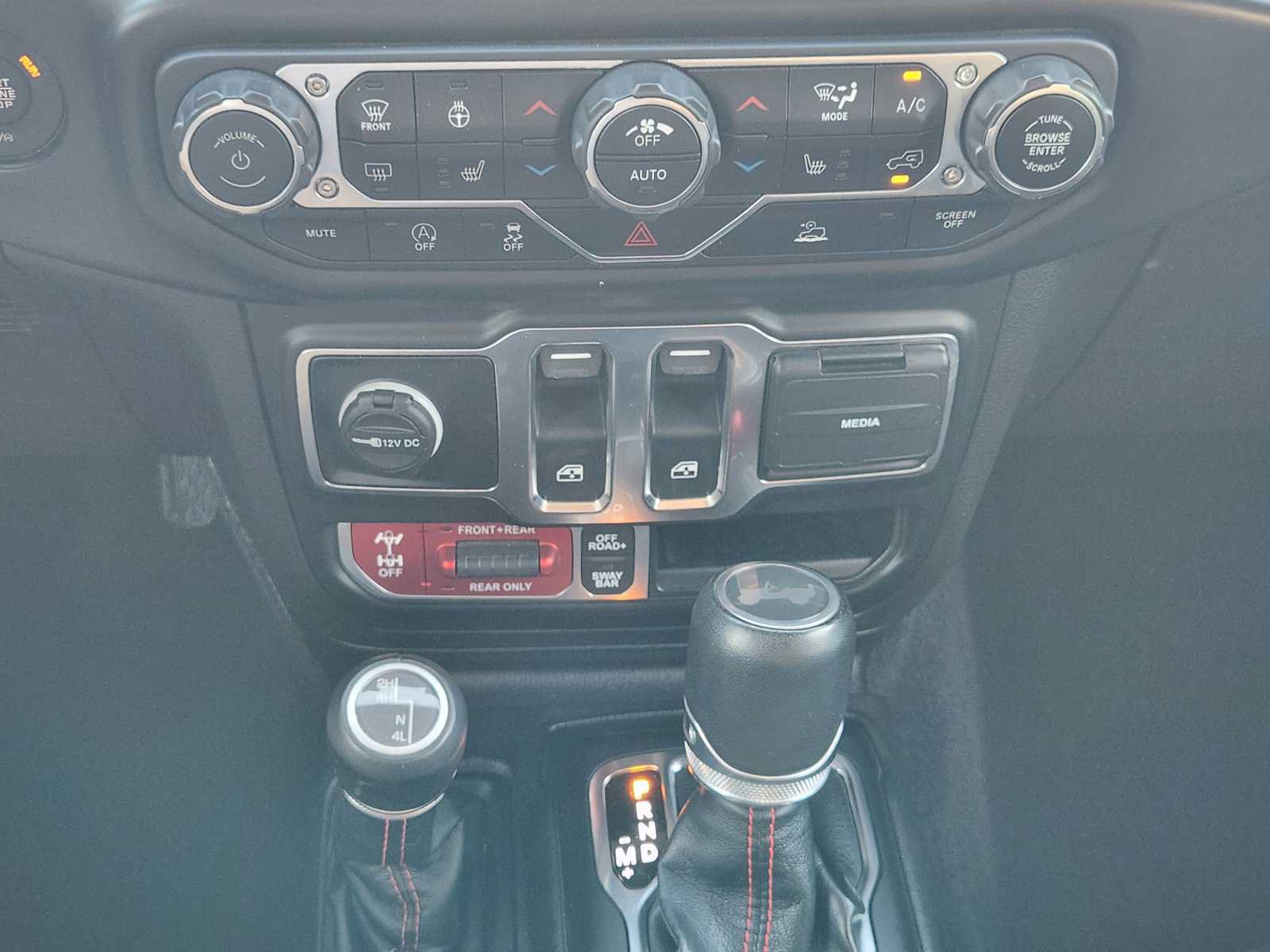 Used 2022 Jeep Wrangler Rubicon AWD/4WD image 18