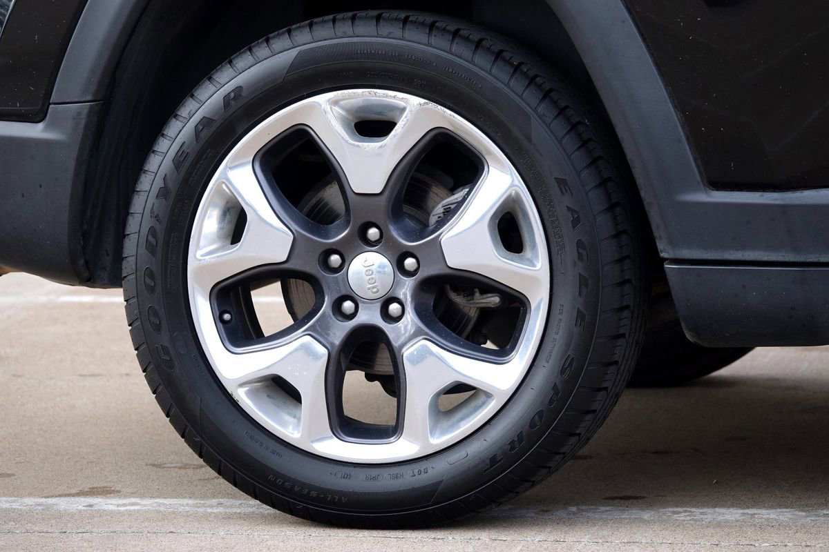 Used 2019 Jeep Compass Limited image 28