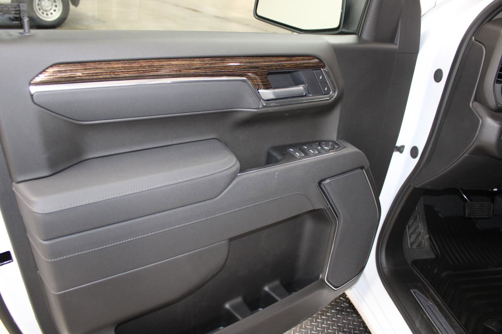 New 2026 GMC Sierra 1500 Elevation image 31