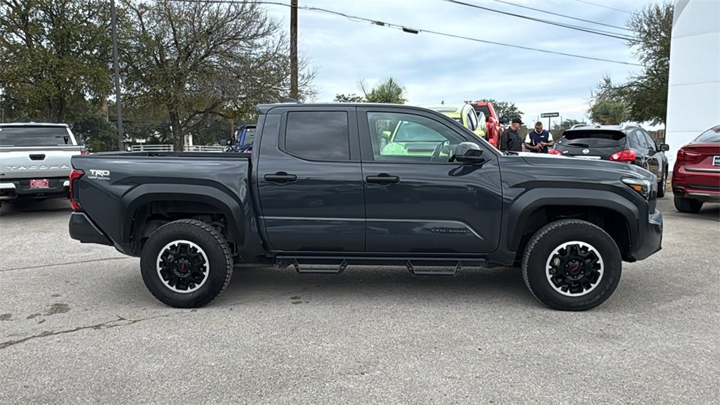 Used 2024 Toyota Tacoma TRD Off-Road image 9