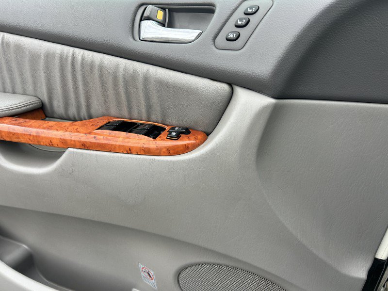 Used 2010 Toyota Sienna XLE Limited AWD/4WD image 24