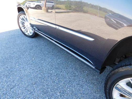 Used 2016 Cadillac Escalade Platinum AWD/4WD image 16