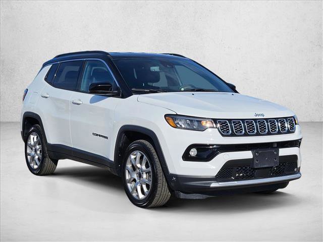 Used 2025 Jeep Compass Limited image 3