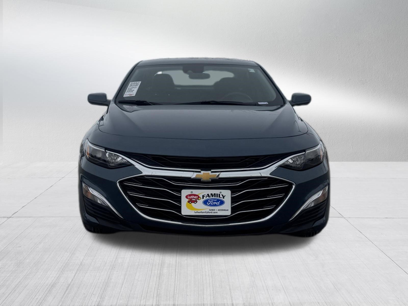 Used 2025 Chevrolet Malibu LS FWD image 2