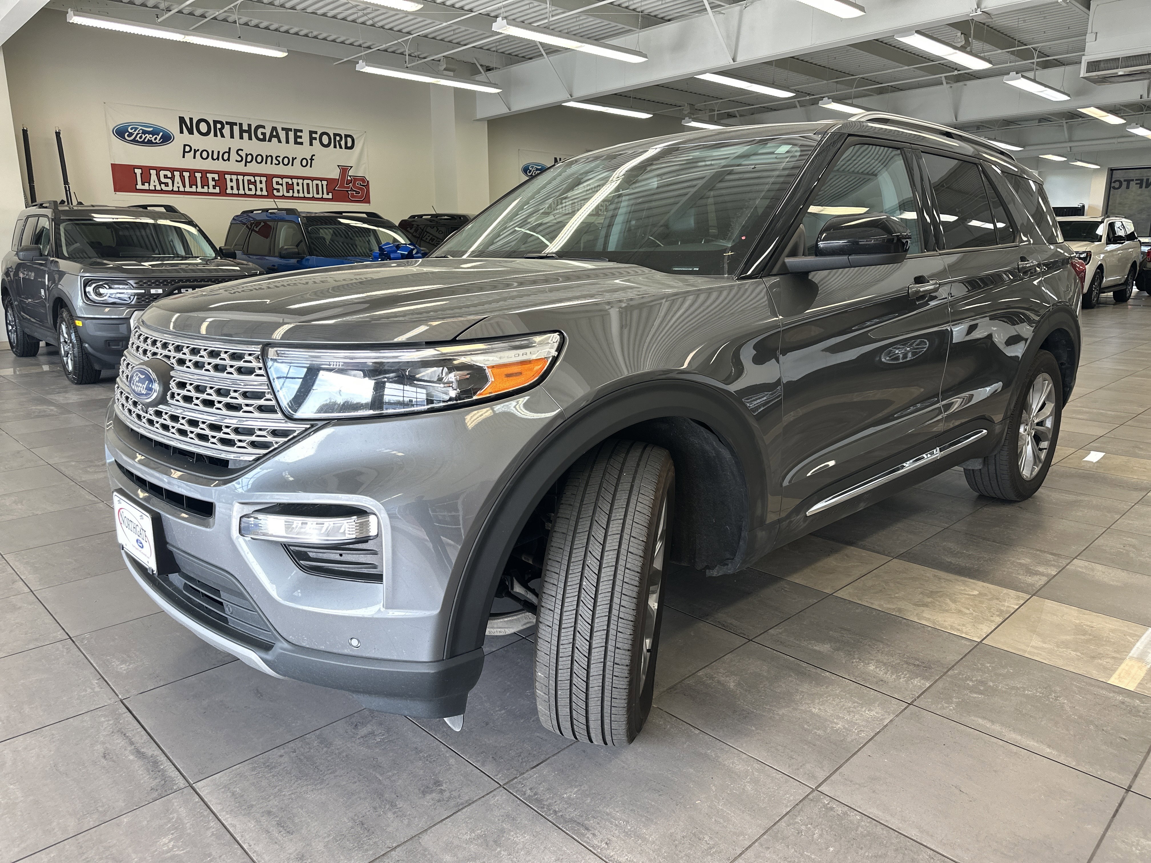 Used 2024 Ford Explorer Limited image 14