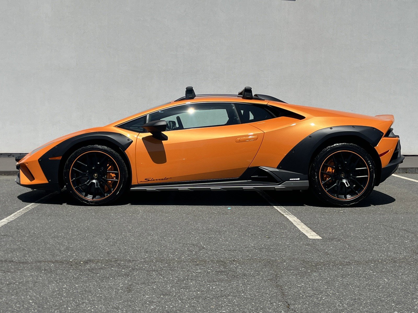 Used 2024 Lamborghini Huracan Sterrato image 17