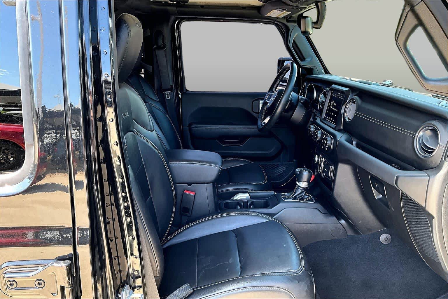 Used 2023 Jeep Wrangler Unlimited Sahara w/ Cold Weather Group AWD/4WD image 8