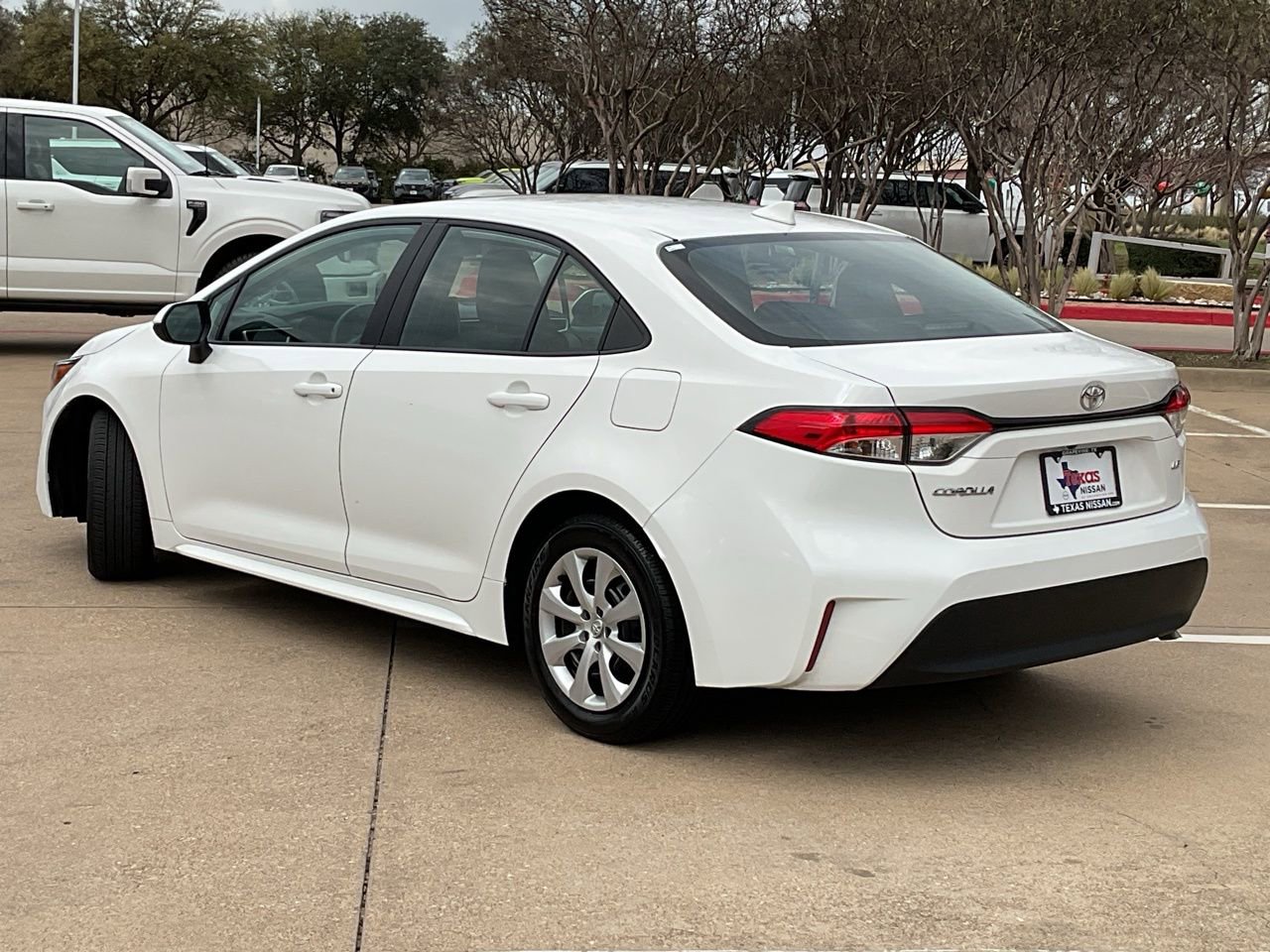 Used 2025 Toyota Corolla LE image 7