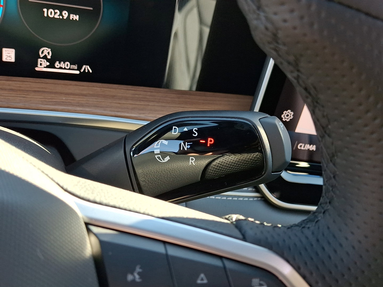 New 2026 Volkswagen Tiguan SEL R-Line image 8