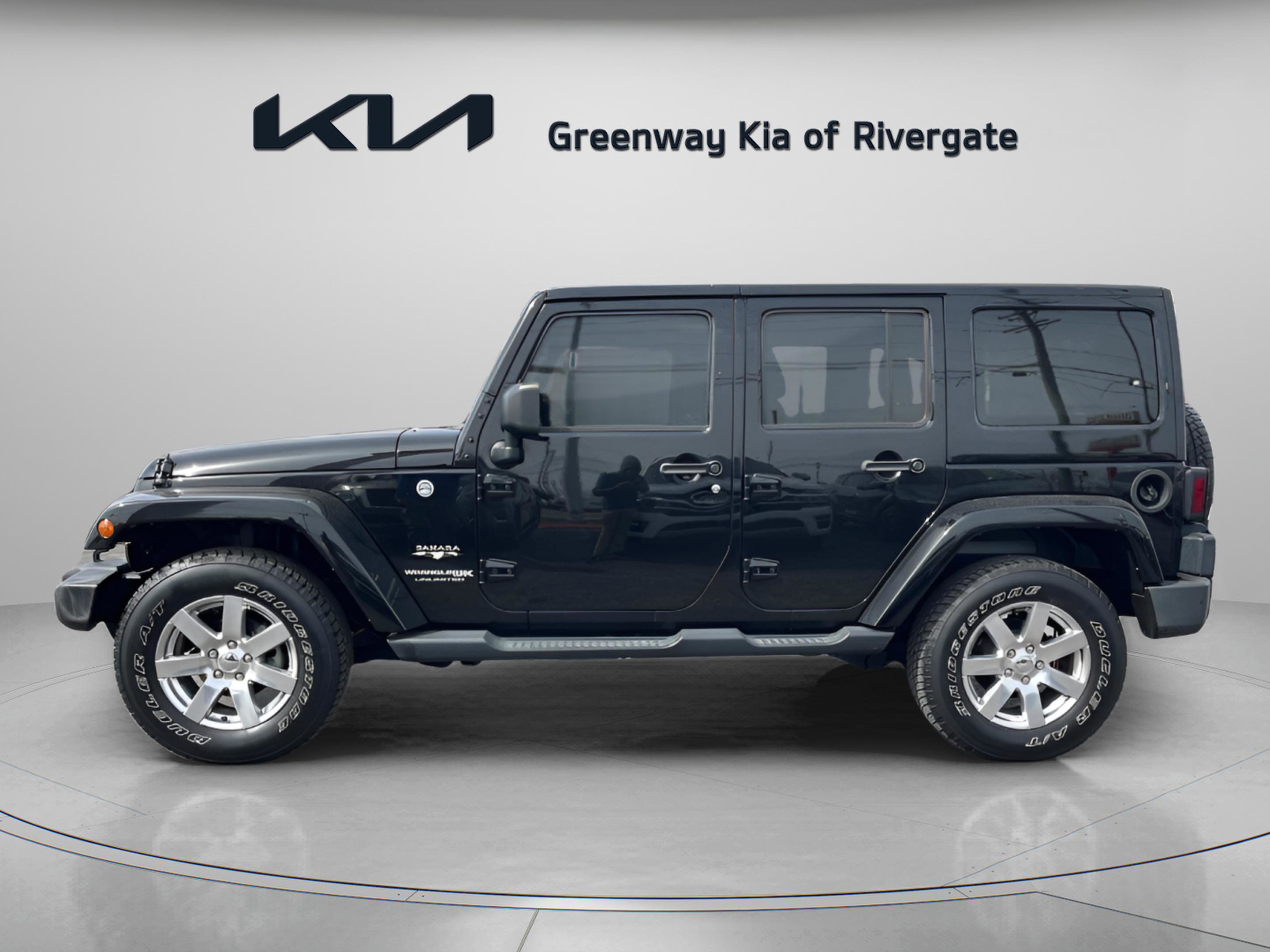 Used 2018 Jeep Wrangler Unlimited Sahara w/ Dual Top Group image 3