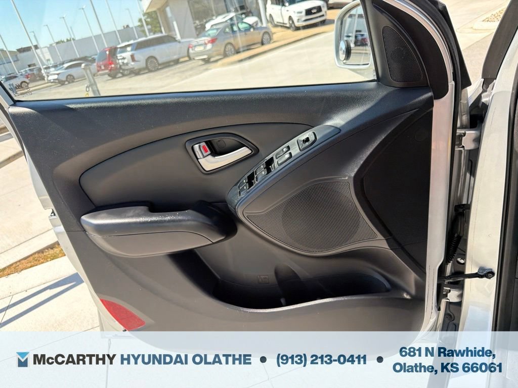 Used 2010 Hyundai Tucson GLS FWD image 24
