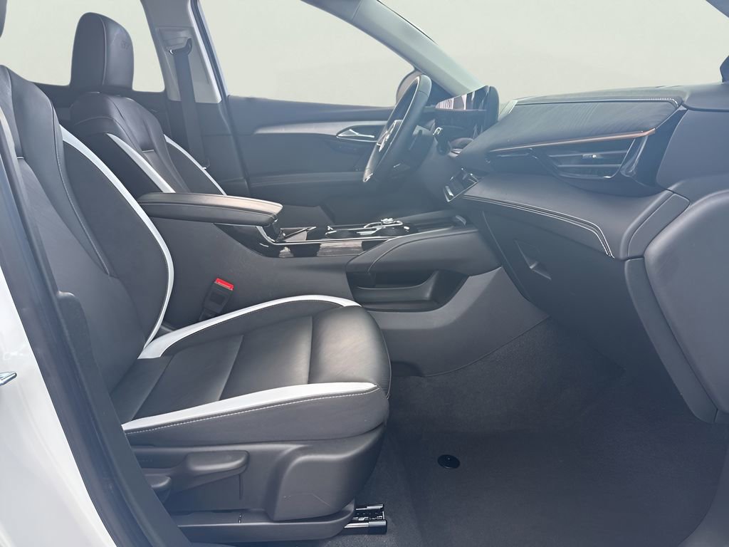 Used 2025 Buick Envision Sport Touring image 18