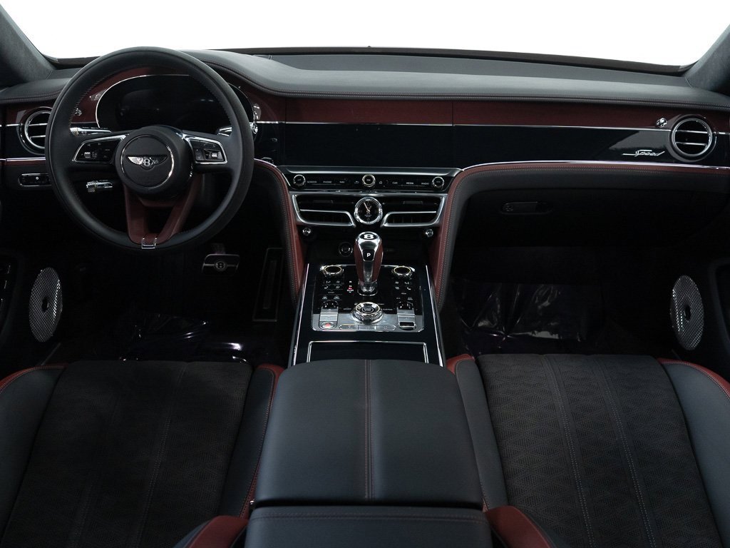 Certified 2025 Bentley Flying Spur Plug-In Hybrid image 28