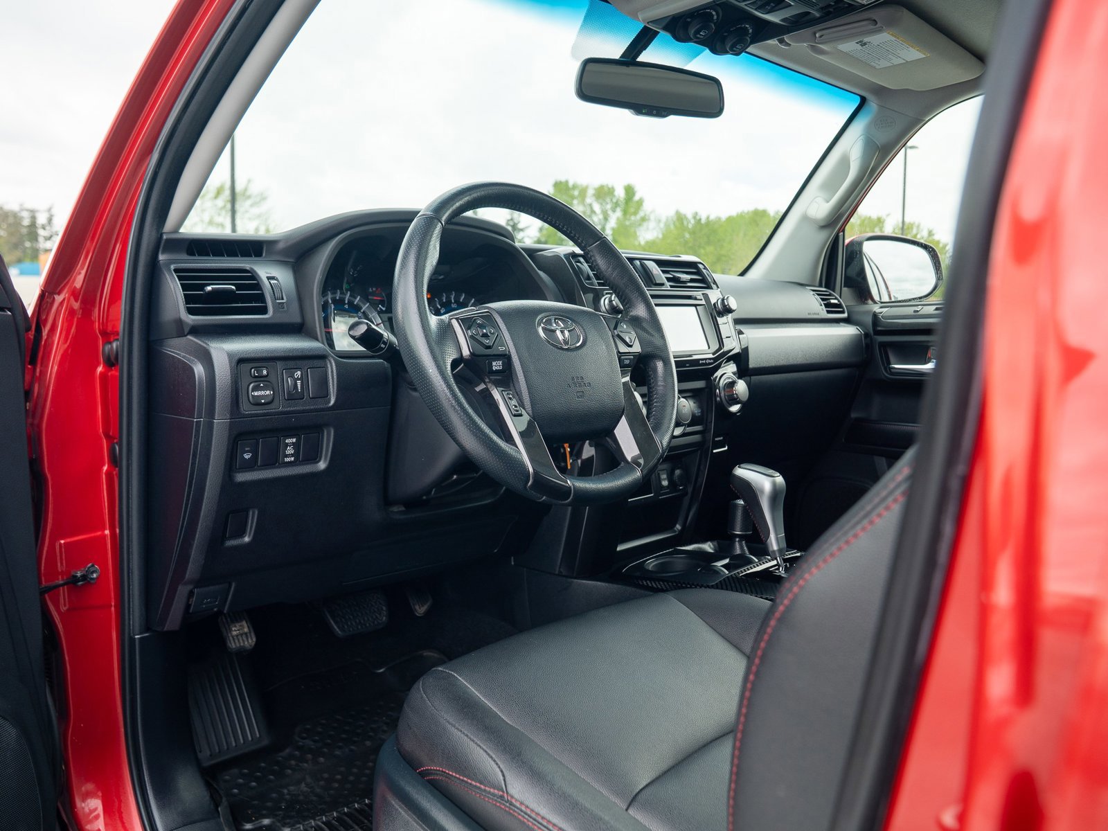 Used 2018 Toyota 4Runner TRD Off-Road Premium AWD/4WD image 29