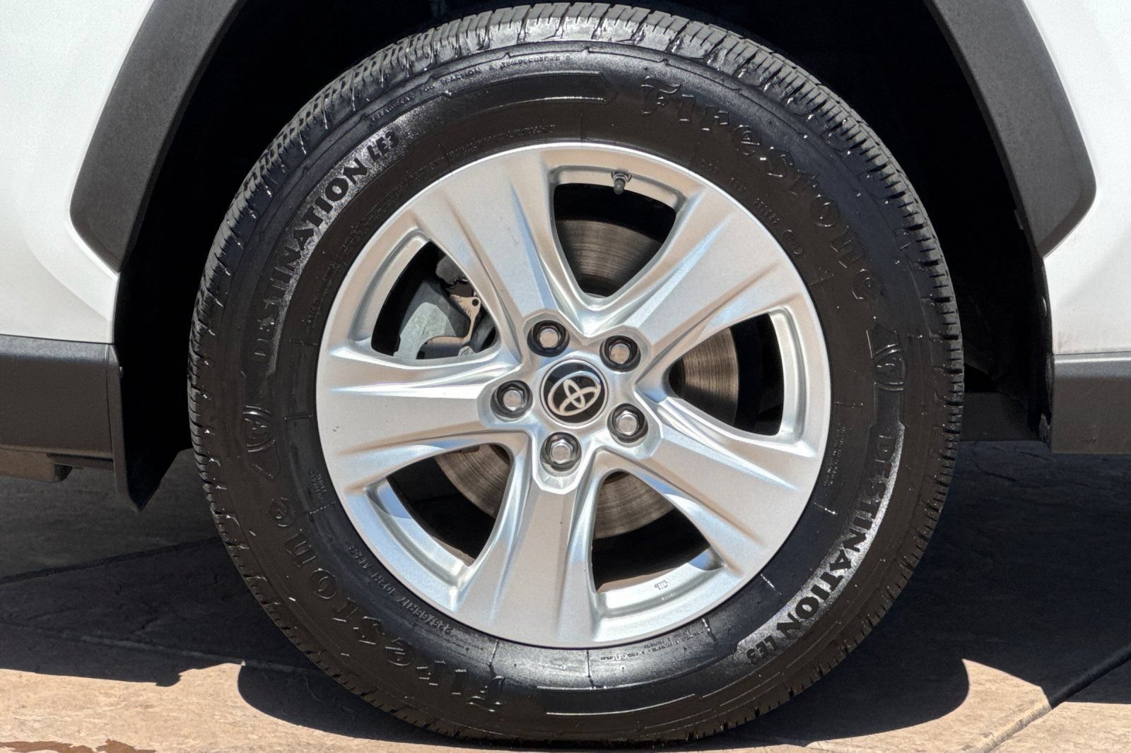 Certified 2021 Toyota RAV4 LE AWD/4WD image 33